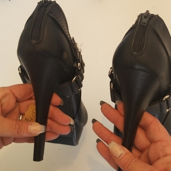 Platform bootie. - Picture 2 of 3